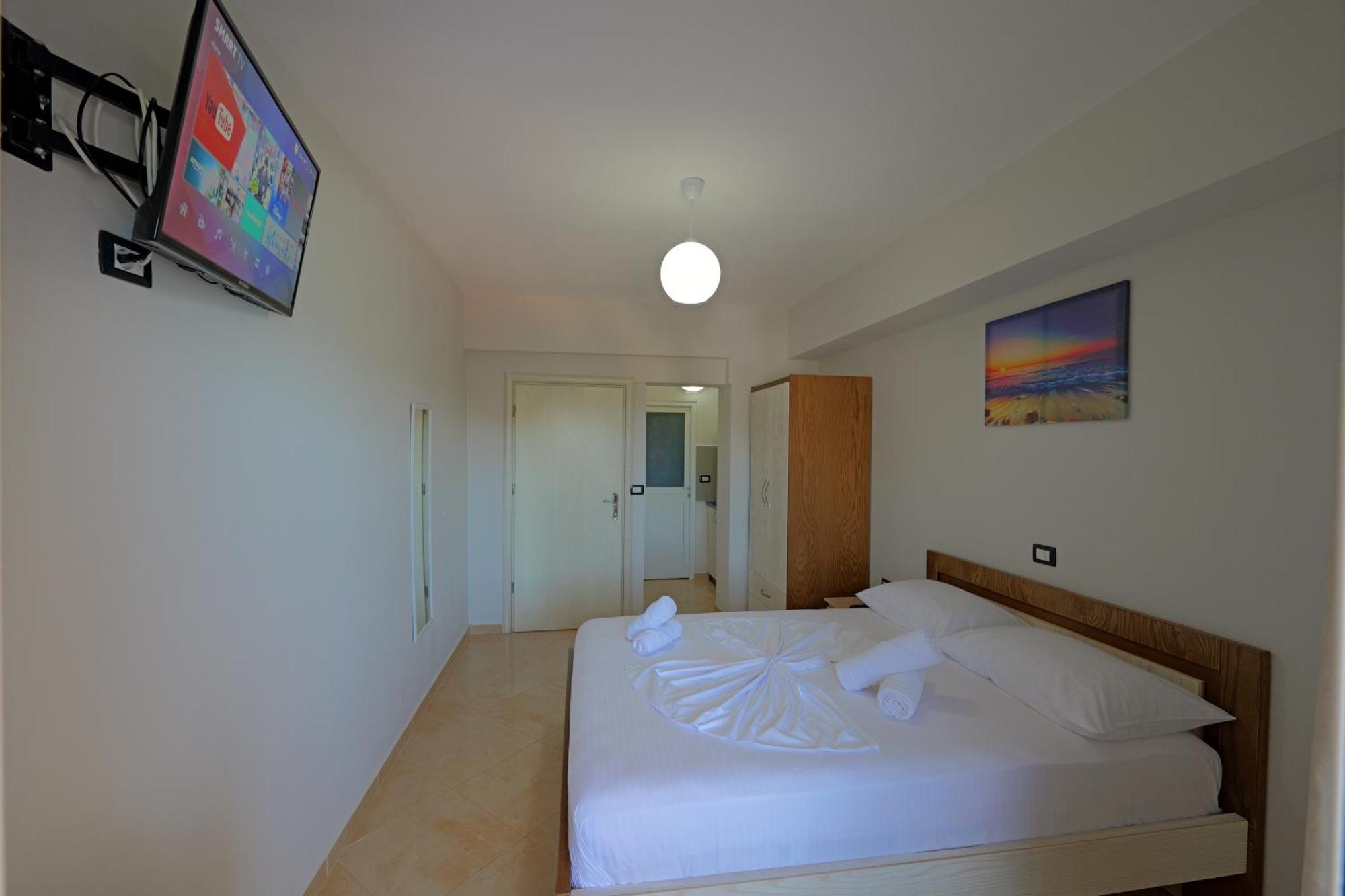 Livia'S Guesthouse Ксаміл Екстер'єр фото