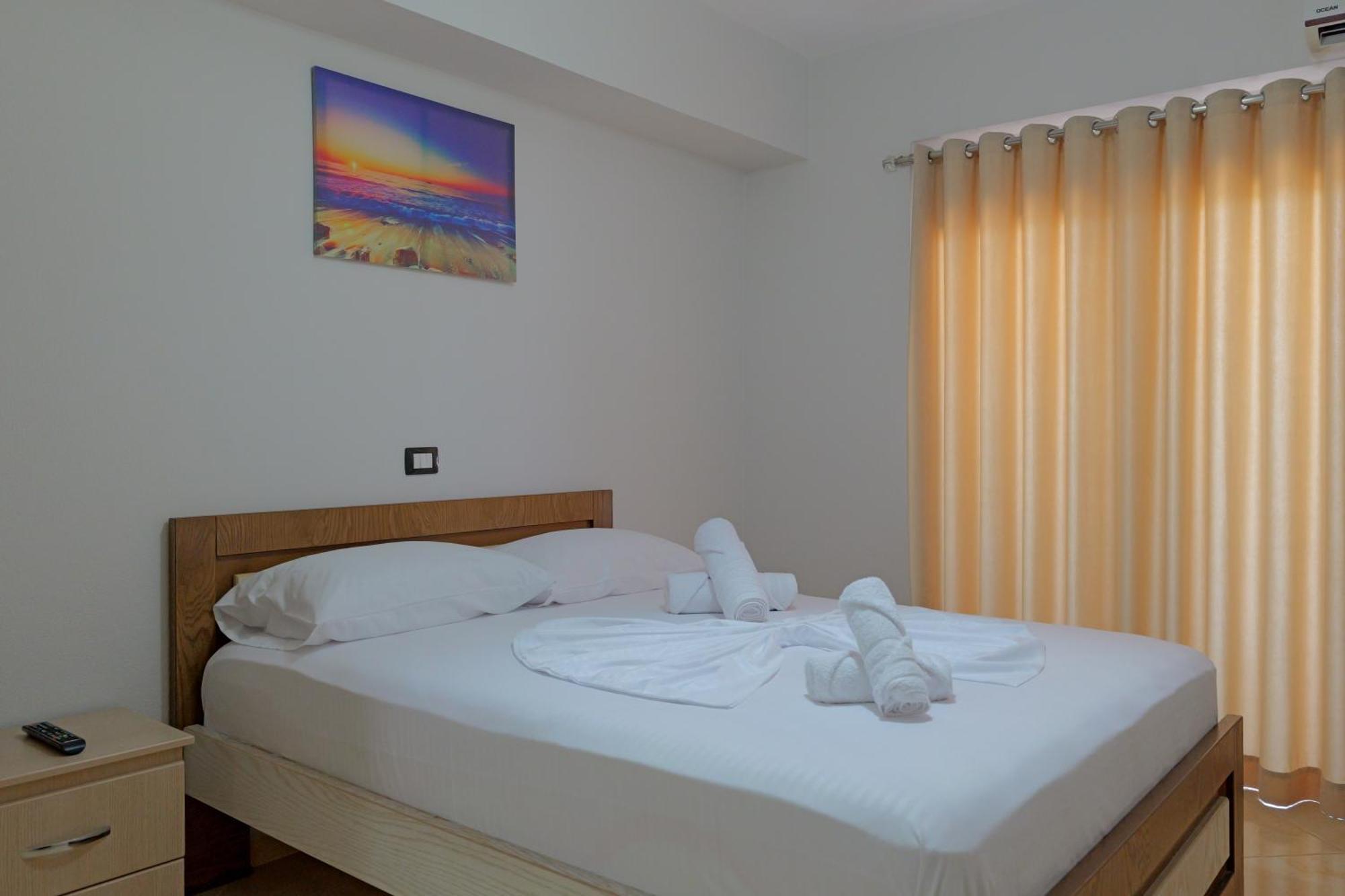Livia'S Guesthouse Ксаміл Екстер'єр фото
